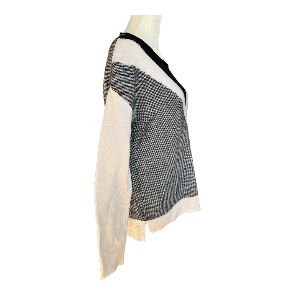 Merino wool blend colorblock V-stripe sweater from Gap size m - Picture 7 of 9